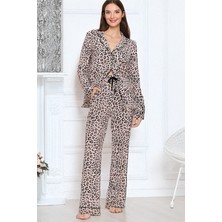 Kadın Leopar Desenli Düğmeli Pijama Takımı – Şık ve Hafif | Dofi