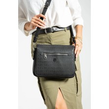 Just Polo Kadın Su Geçirmez Kabartma Baskılı Ayarlanabilir Askılı Lüks Omuz Çantası