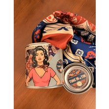 Time in a Tin Gece Rodeosu İpeksi Saten Fular – Retro Teneke Kutuda Yasemin Kokulu Özel Hediye