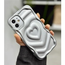 Go Aksesuar 11 ile Uyumlu 3D Mat Kabartma Kalp Desenli Darbe Önleyici Kamera Korumalı Silikon Kılıf