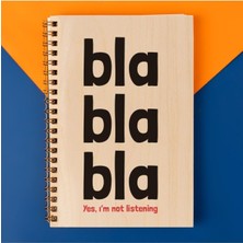 Yes I 'am Not Listening Tasarımlı 8 cm x 12 cm Ölçülerinde Çizgisiz 48 Yaprak Ahşap Kapaklı Defter