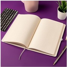 Baharda Aşk Başkadır Çizgili Not Defteri 13 cm x 21 cm 100 Yaprak