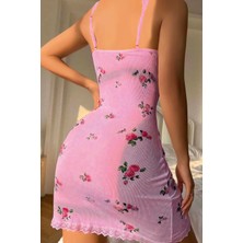 FullaModa Çiçek Desenli Kalp Detaylı Dekolteli Fantezi Gecelik