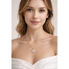 Solare Accessories Altın Kaplama Inci Detaylı Yonca Kolye