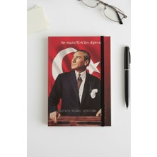 Artlantis Atatürk Tarihsiz Ajanda Kuşe Kapak 1 Adet Atatürk Modalist Çizgili Defter Lastikli 14X20 cm Günlük Planlayıcı Ajanda