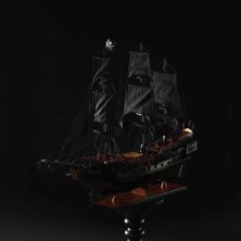 Black Pearl Model Gemi 76L x 17W x 72H