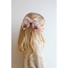 Kiraz Aksesuarlı Pötikareli Fiyonk Otomat Toka Pembe