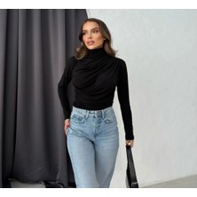 Kadın  Büzgülü  Detay  Dik  Yaka   Bluz