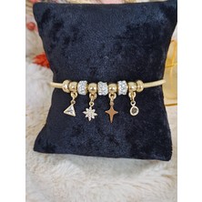 Tuel Gold Detaylı Çiçek Temalı Charm Çelik Bileklik