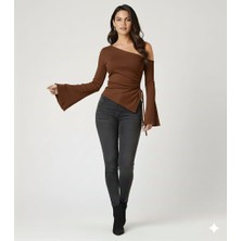 Şık     Omzu   Düşük  Drapeli  Asimetrik  Uzun Kollu  Bluz