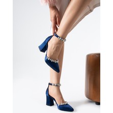 Yarenin Ayakkabıları Lacivert Saten Bilekten ve Önden Taşlı Topuklu Ayakkabı