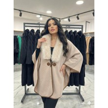 Ribana Classic Kadın Düğme Detaylı Yaka Kürklü Mevsimlik Kaşe Pelerin Panço M38868