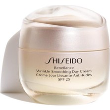 Shiseido Cildin Daha Pürüzsüz Olmasını Sağlayan Gözenek Sıkılaştırıcı Krem SPF25 50 ml
