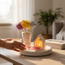 Ellayda Beyaz Dekoratif Tepsi Seti – Mumluk ve Çiçek Detaylı Ev Dekoru