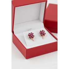 Çekirdek Jewelry 925 Ayar Gümüş Yakut Taşlı Yonca Küpe