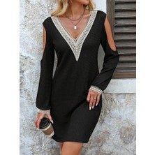 The Kethen Kadın Uzun Kollu Omuzdan Açık V Dantel Yakalı Mini Waffle Elbise