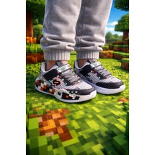 Minibonito Erkek Çocuk Anarok Taban Spor Ayakkabı – Renkli Piksel Desenli, Rahat ve Kaymaz"