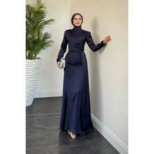 Tesettür Diyarı Samar Kuyruklu Saten Tesettür Abiye- Lacivert