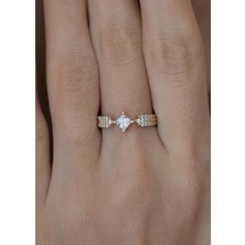 Oroline Kuyumculuk 8 Ayar Şık Kadın Altın Yüzük