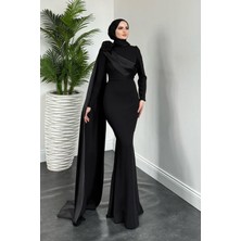 Tesettür Diyarı Roseli Pelerinli Omzu Gül Detaylı Krep Tesettür Abiye- Siyah