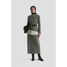 Armine Trend Asimetrik Kesim Çizgi Detaylı Etekli Triko İkili Takım Gri 25YTD6119