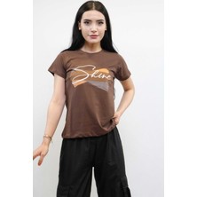 Moda Çizgi Shine Baskılı Tshirt Kahve