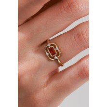 Oroline Kuyumculuk 8 Ayar Trend Kırmızı Taşlı Kadın Altın Yüzük