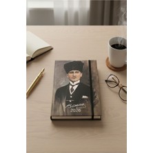 Artlantis 2026 Atatürk Günlük Ajanda 17X24 cm Lastikli Atatürk Kapaklı Ofis Ev Işyeri Günlük Ajanda Planlayıcı OFS907ATA