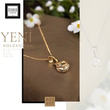 Studio Fashion 1988 Kararmaz Kuyumcu I?şçilik Vip Çelik Premium Rodyum Kaplama Taşlı Modern Tasarım Kolye