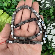 Küp Füme Hematit Taşı 6x6 mm