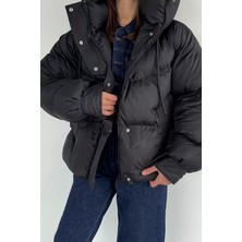Gülseli Kadın Kapüşonlu Ön Çıtçıtlı ve Fermuarlı Şişme Mont P-00019838
