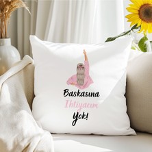 Qoeuyl Boutique Başkasına Ihtiyacım Yok Baskılı Motivasyon  Hediyelik Elyaf Dolgulu Saten Dekoratif Yastık