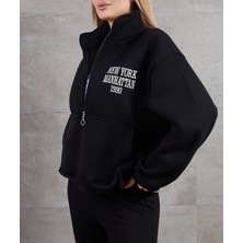 Latal Kadın Siyah Yarım Fermuarlı Dik Yaka Sweatshirt – New York Manhattan 1990 Baskılı Oversize