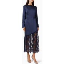 Malina Suki Midi Elbise, Çapraz Kesim ve Dantel Detaylı Koyu Mavi Zarif Tasarım