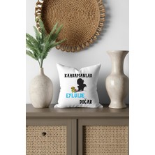 Qoeuyl Boutique Kahramanlar Bu Ayda Doğar Baskılı Eş, Sevgili, Arkadaş Baba Hediyelik Saten Mini Dekoratif Yastık