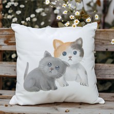Qoeuyl Boutique Sevimli Kedi Dostlar Baskılı Hediyelik Elyaf Saten Dekoratif Yastık
