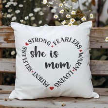 Qoeuyl Boutique She Is Strong Fearless Mom Baskılı Anneler Günü Hediyelik Elyaf Dolgulu Saten Dekoratif Yastık