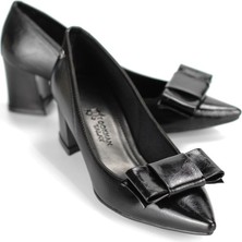 Gökhan Talay Benedita Esnek Yumuşak Kaymaz Taban (4 Cm) Kadın Kalın Topuk Köşe Fiyonkllu Siyah Rugan Ayakkabı