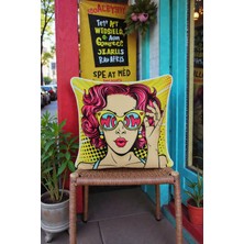 Visionario Kırlent Kılıfı Pop Art Figür Desenli 45X45 Raşel Örme Kadife Çift Taraflı Dijital Baskı Beyaz Biyeli