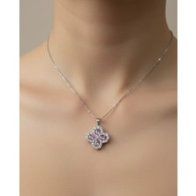 Deluxe Takı ve Giyim Yonca Kolye Işıltılı Zirkon Taşlı Hediye Kutusu ile