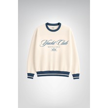 Le'sluette Kadın Yatch Club Nakış Detaylı Triko Bisiklet Yaka Oversize Sweatshirt Ekru