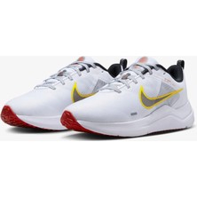 Nike Downshifter 12 Kadın Beyaz Koşu Ayakkabısı