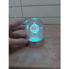 Allians 3D Satürn Kız Kristal Işıklı Cam Küre, Mor Renkli Dekoratif Ahşap Hediye ve Parlak Özellik