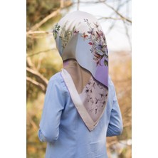 Vissona %100 Twill Ipek Kareli ve Çıtır Çiçek Desenli Lila - Bej Renkli 90X90 Eşarp Dikim Şekli : El Dikişi