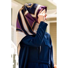 Vissona %100 Twill Ipek Monogram ve Barok Desenli Lila - Lacivert Renkli 90X90 Eşarp Dikim Şekli : El Dikişi