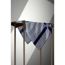 Vissona %100 Twill Ipek Kazayağı Desenli Lacivert - Krem Renkli 90X90 Eşarp Dikim Şekli : El Dikişi
