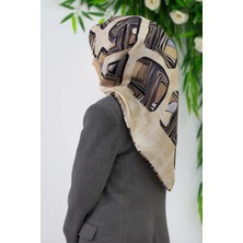 Vissona %100 Twill Ipek Geometrik Kare Desenli Vizon - Gri Renkli 90X90 Eşarp Dikim Şekli : El Dikişi