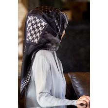 Vissona %100 Twill Ipek Kazakayaklı ve Ekose Desenli Siyah - Gri Renkli 90X90 Eşarp Dikim Şekli : El Dikişi