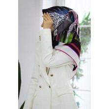Vissona %100 Twill Ipek Geometrik Desenli Siyah - Fuşya Renkli 90X90 Eşarp Dikim Şekli : El Dikişi