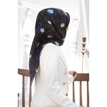 Vissona %100 Twill Ipek Çıtır Çiçek Desenli Siyah - Saks Renkli 90X90 Eşarp Dikim Şekli : El Dikişi